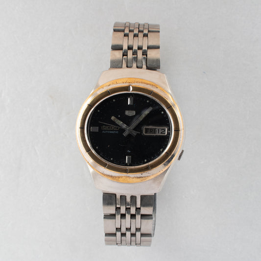 Vintage Seiko 5 Auto 7009-5250 Gold Bezel Black Dial Bilingual Days 1981 Watch