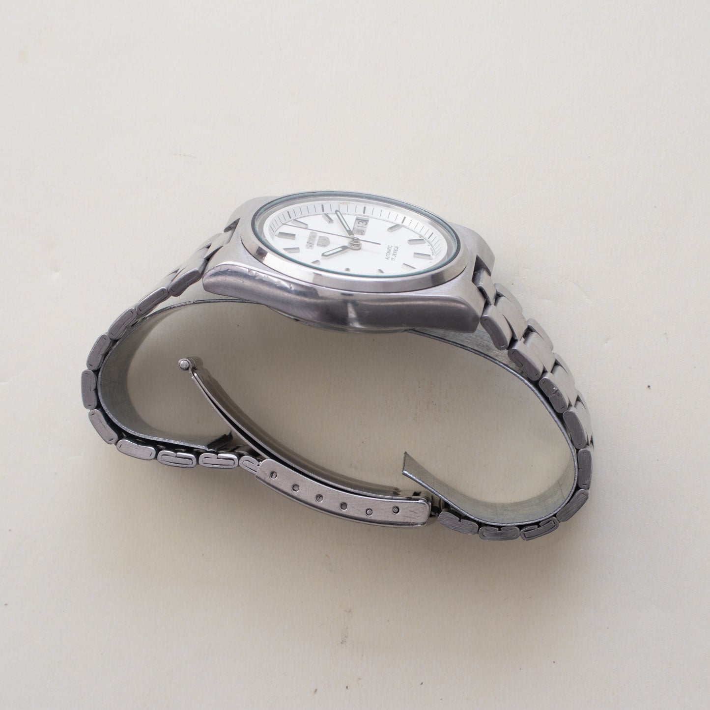 Vintage Seiko 5 Auto 7009-816J White Dial Luminous Hands, Bilingual Day Watch