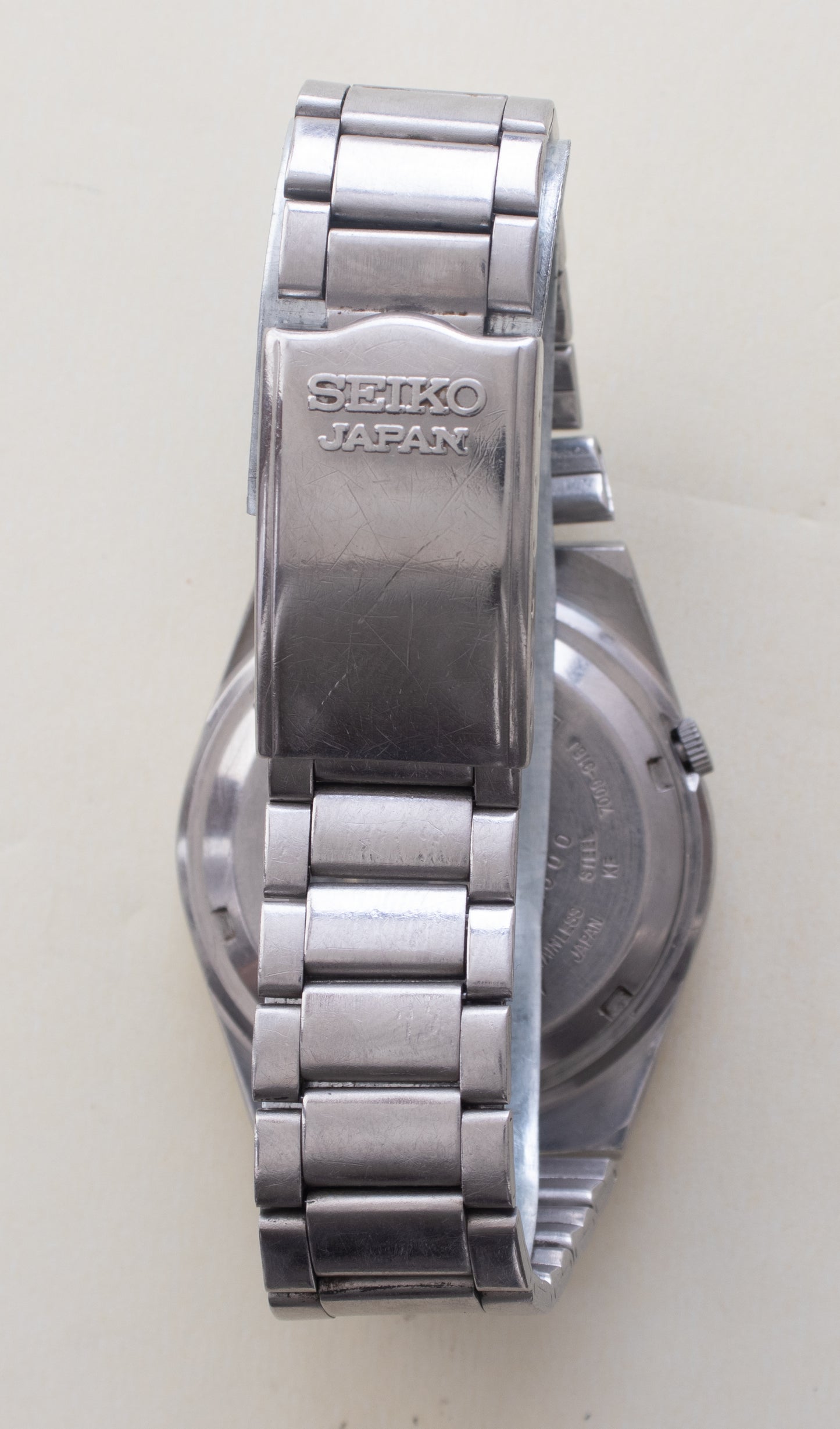 Vintage Seiko 5 Auto 7009-816J White Dial Luminous Hands, Bilingual Day Watch