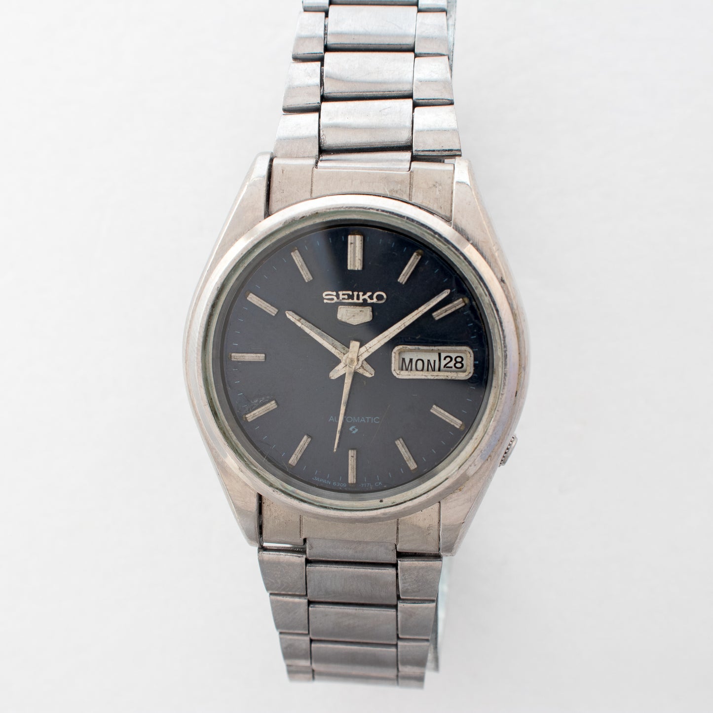 Vintage Seiko 5 Auto Dark Blue Dial 6309-8800 Arabic/English Day Men's Watch