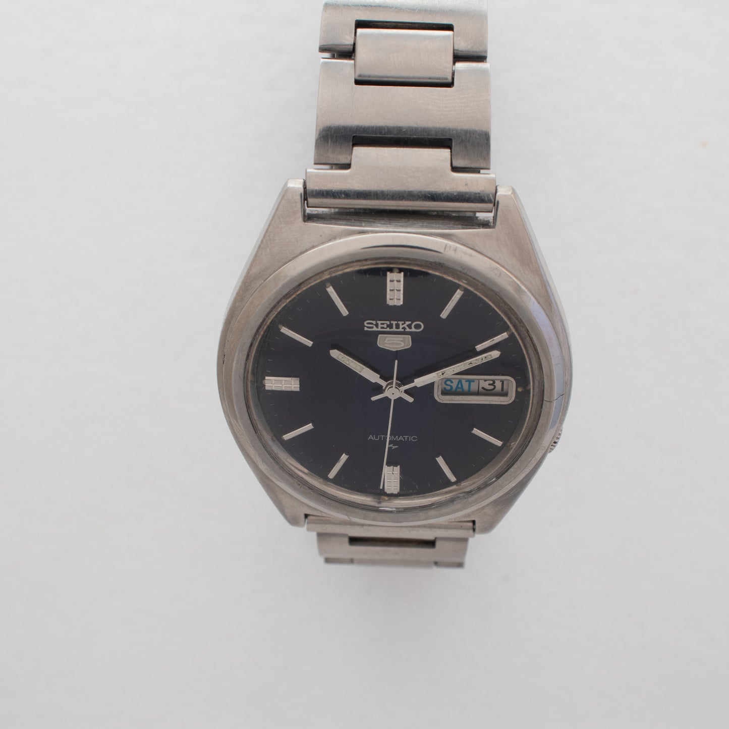 Vintage Seiko 5 Automatic Black Sunburst Dial Silver Accents 7009-8750 Watch
