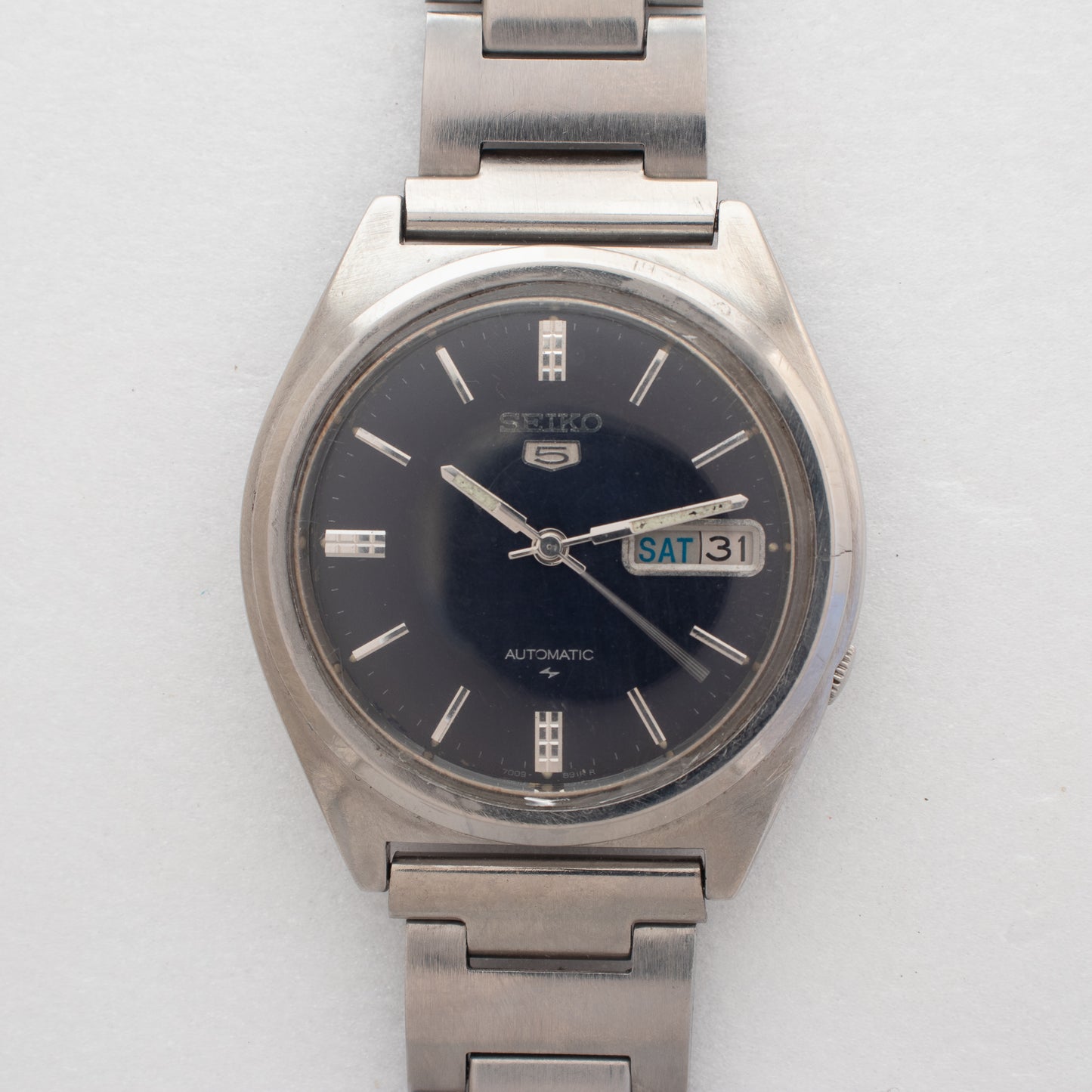 Vintage Seiko 5 Automatic Black Sunburst Dial Silver Accents 7009-8750 Watch