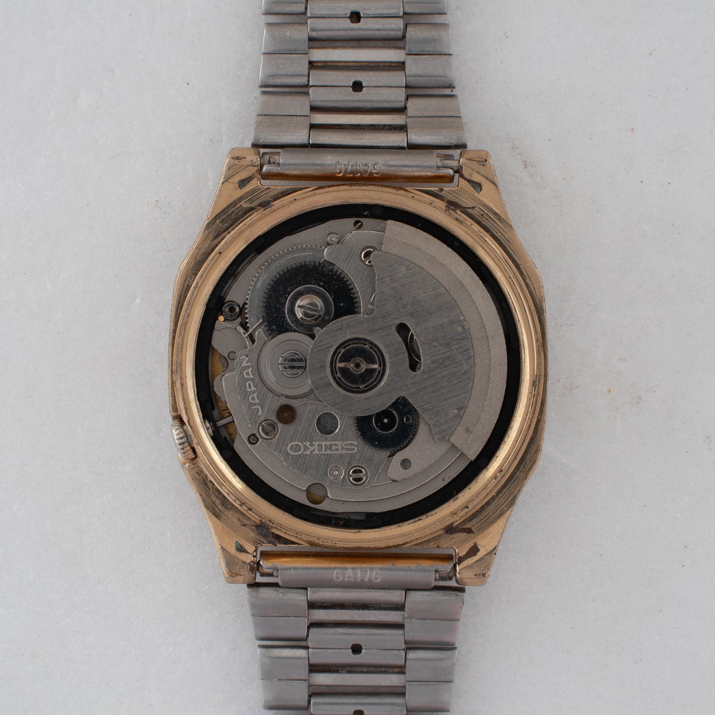 Vintage Seiko 5 Auto Square TV Case 7009-5862 Gold Dial Arabic English Day Watch