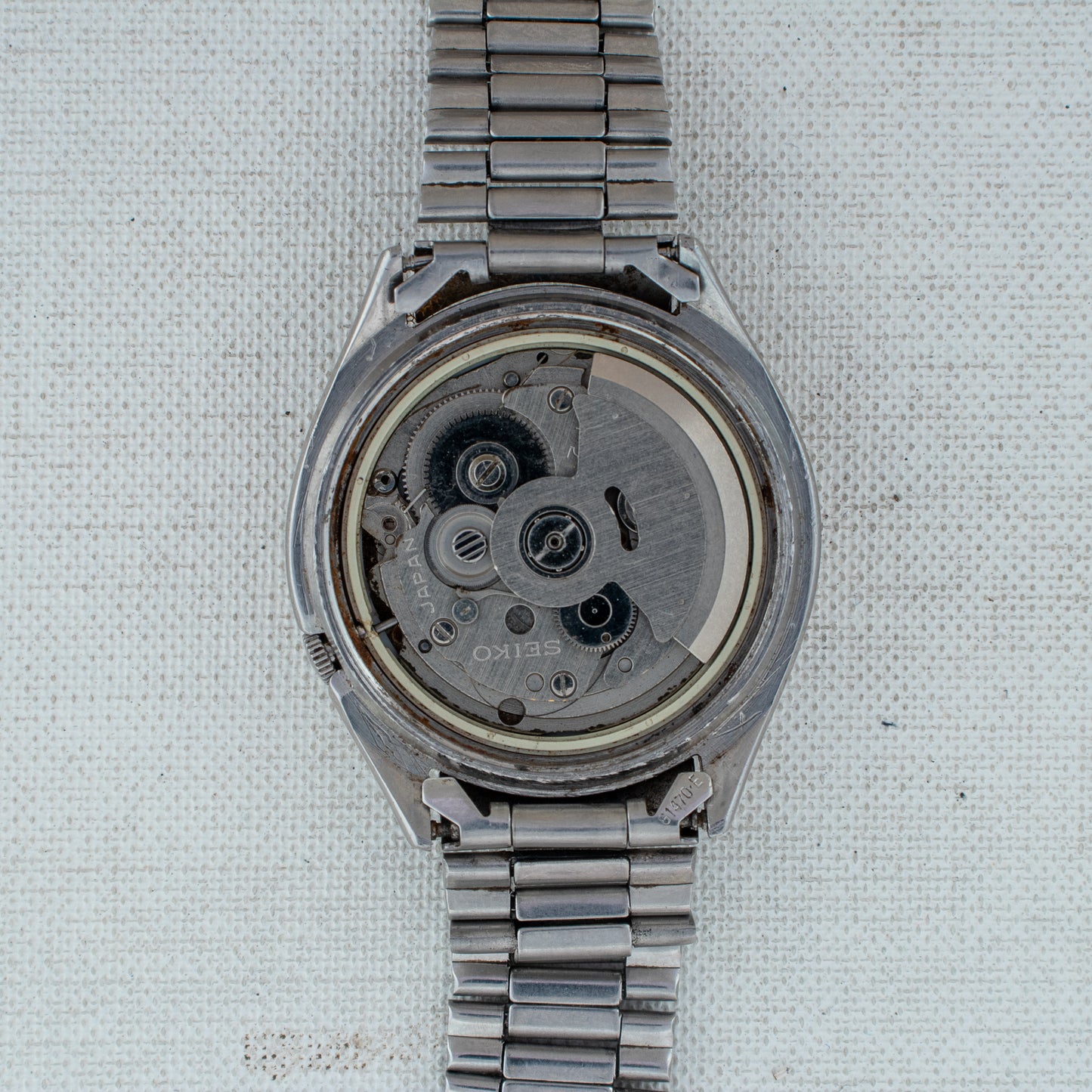 Vintage Seiko 5 Auto Watch 7009-8211, Vertical Stripe Silver Dial Bilingual Days