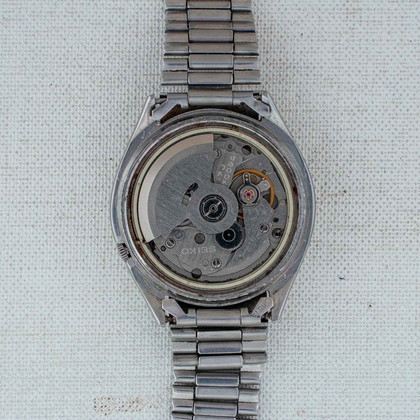 Vintage Seiko 5 Auto Watch 7009-8211, Vertical Stripe Silver Dial Bilingual Days