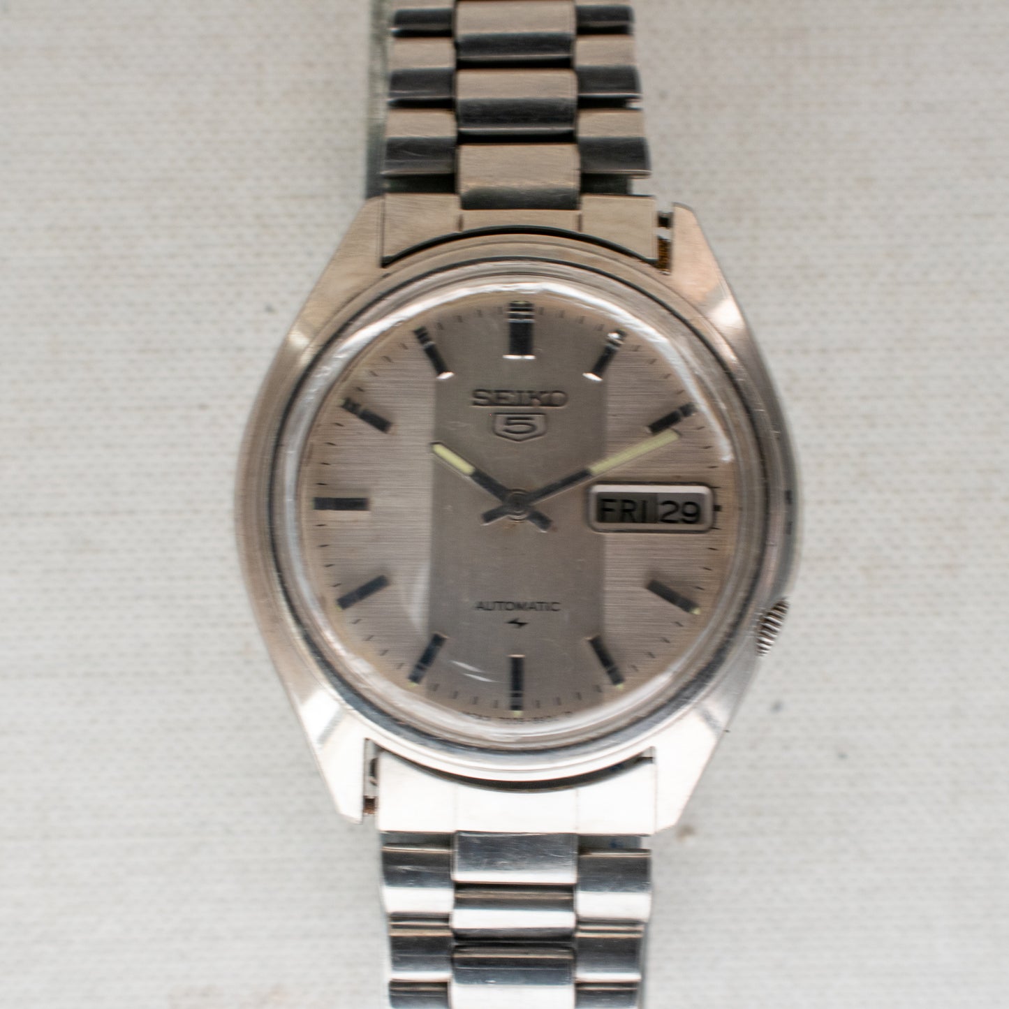 Vintage Seiko 5 Auto Watch 7009-8211, Vertical Stripe Silver Dial Bilingual Days