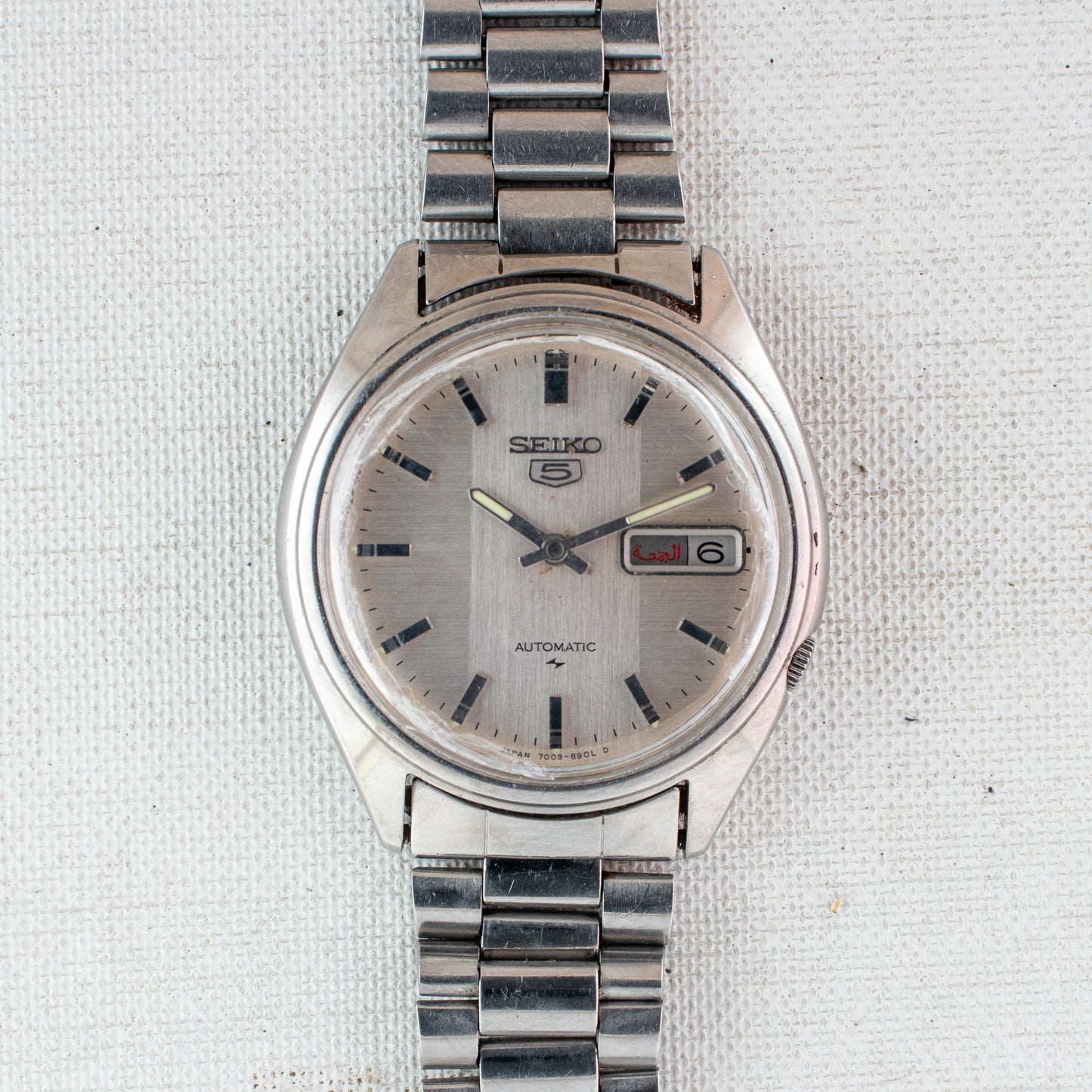 Vintage Seiko 5 Auto Watch 7009-8211, Vertical Stripe Silver Dial Bilingual Days
