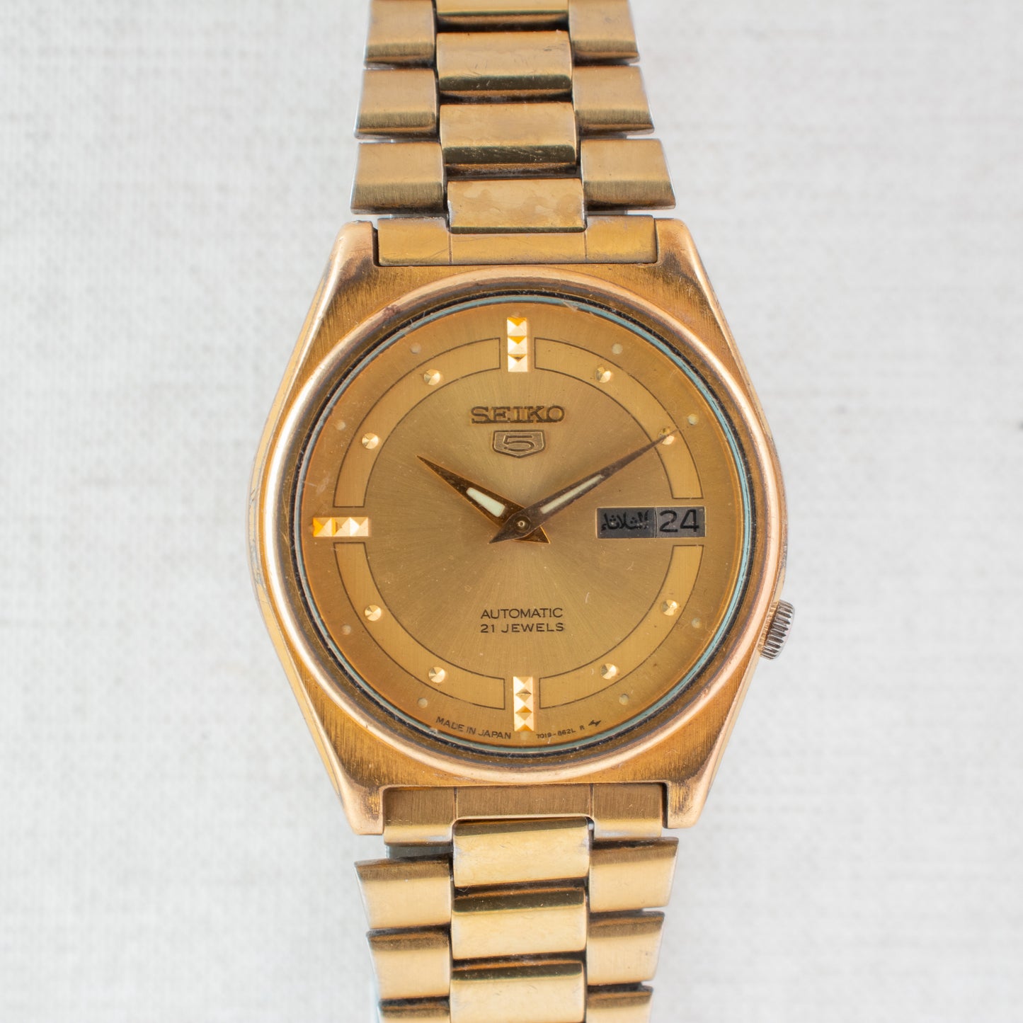Vintage Seiko 5 Auto Watch Gold-Tone 7019-8180 Unique Dial English/Arabic Day