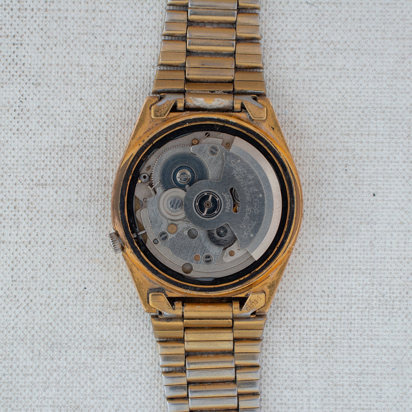 Vintage Seiko 5 Auto Watch Gold-Tone 7019-8180 Unique Dial English/Arabic Day