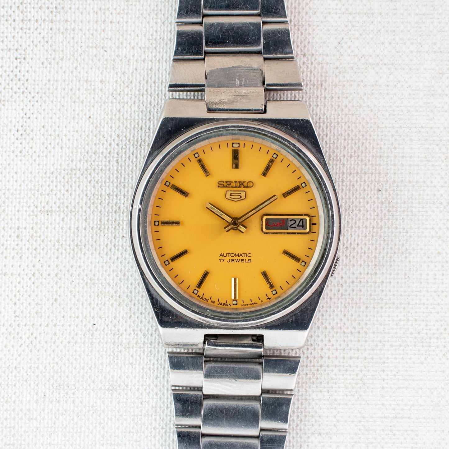 Vintage Seiko 5 Auto Watch Rare Mustard Yellow Dial 7009-3131 English/Arabic Day