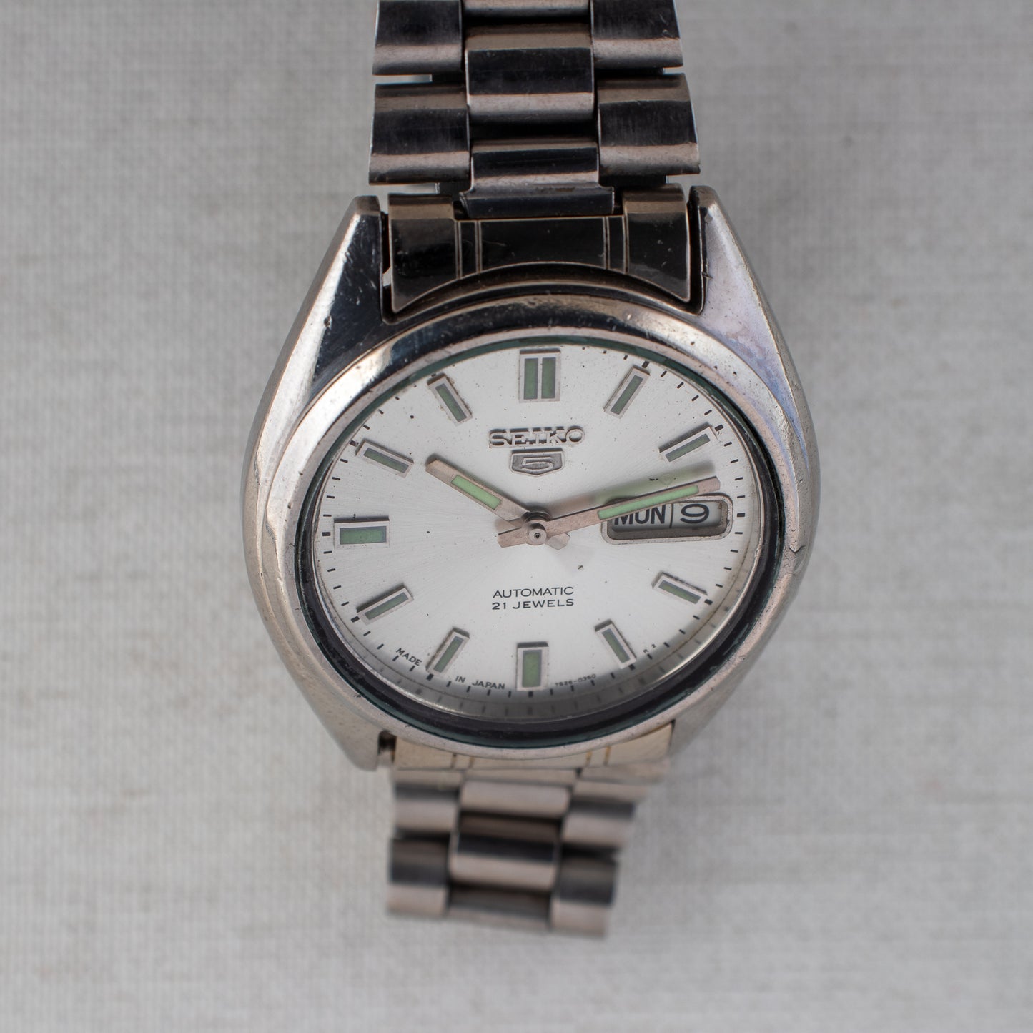 Vintage Seiko 5 Auto Watch Silver Sunburst Dial 7S26-3040 21J Arabic English Day