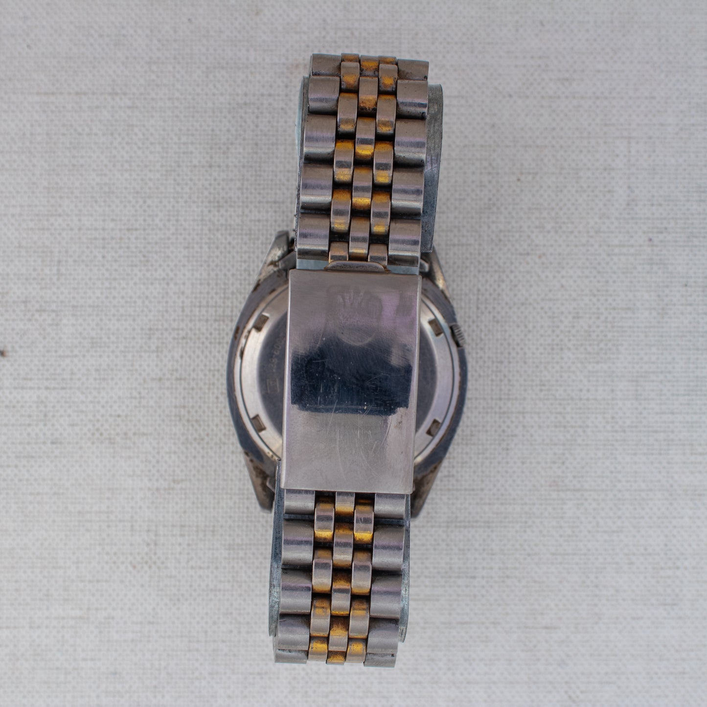 Vintage Seiko 5 Auto Watch Two-Tone Gold & Silver 7009-821J English/Roman Day