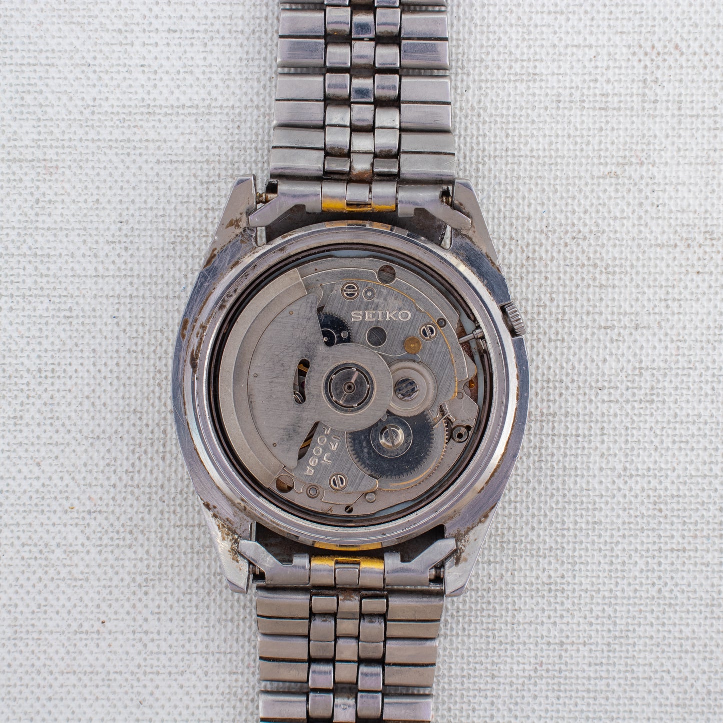Vintage Seiko 5 Auto Watch Two-Tone Gold & Silver 7009-821J English/Roman Day