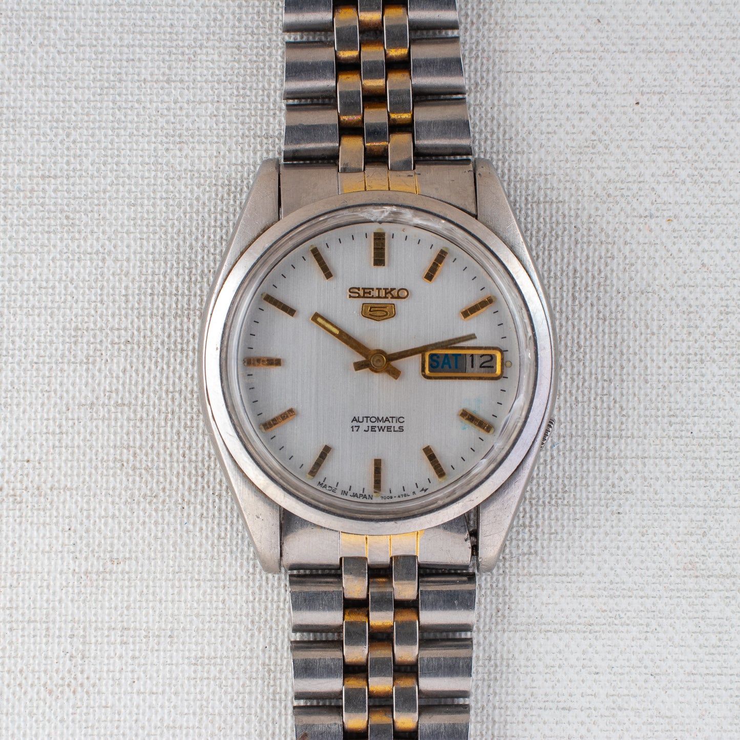 Vintage Seiko 5 Auto Watch Two-Tone Gold & Silver 7009-821J English/Roman Day