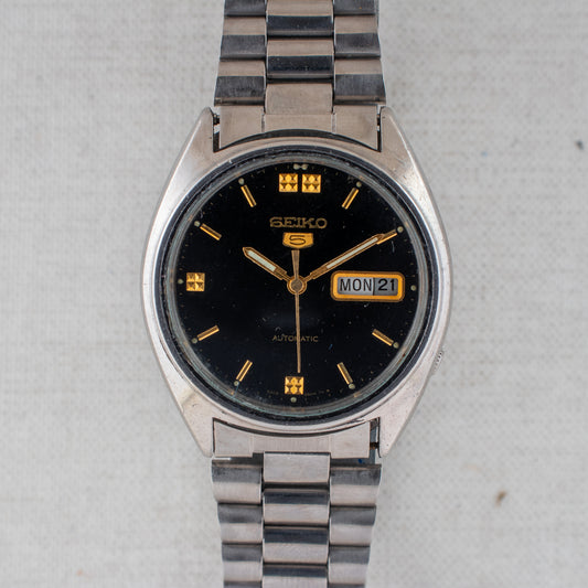 Vintage Seiko 5 Automatic 6309-8840 Black Dial Gold Indices Day/Date Watch