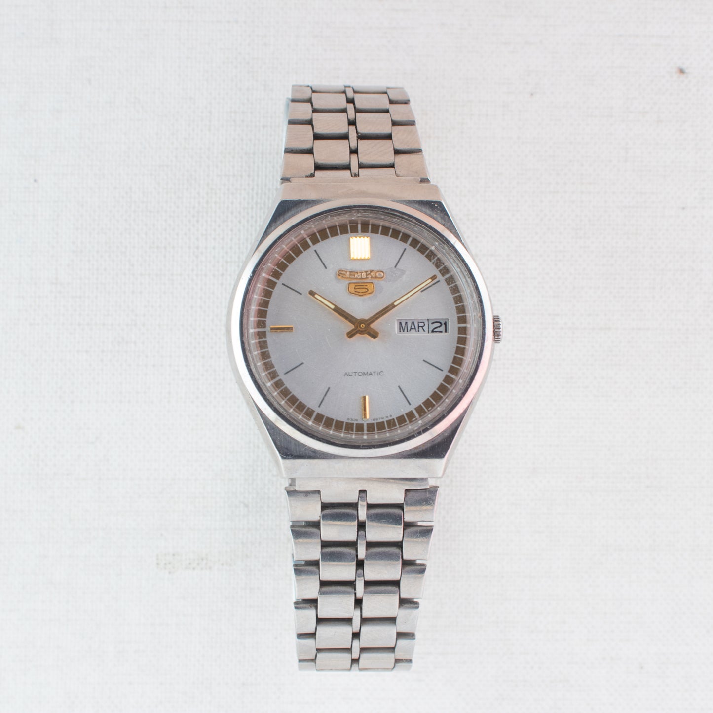 Vintage Seiko 5 Automatic 6309-8960 Textured White Dial Watch Day/Date, Mint