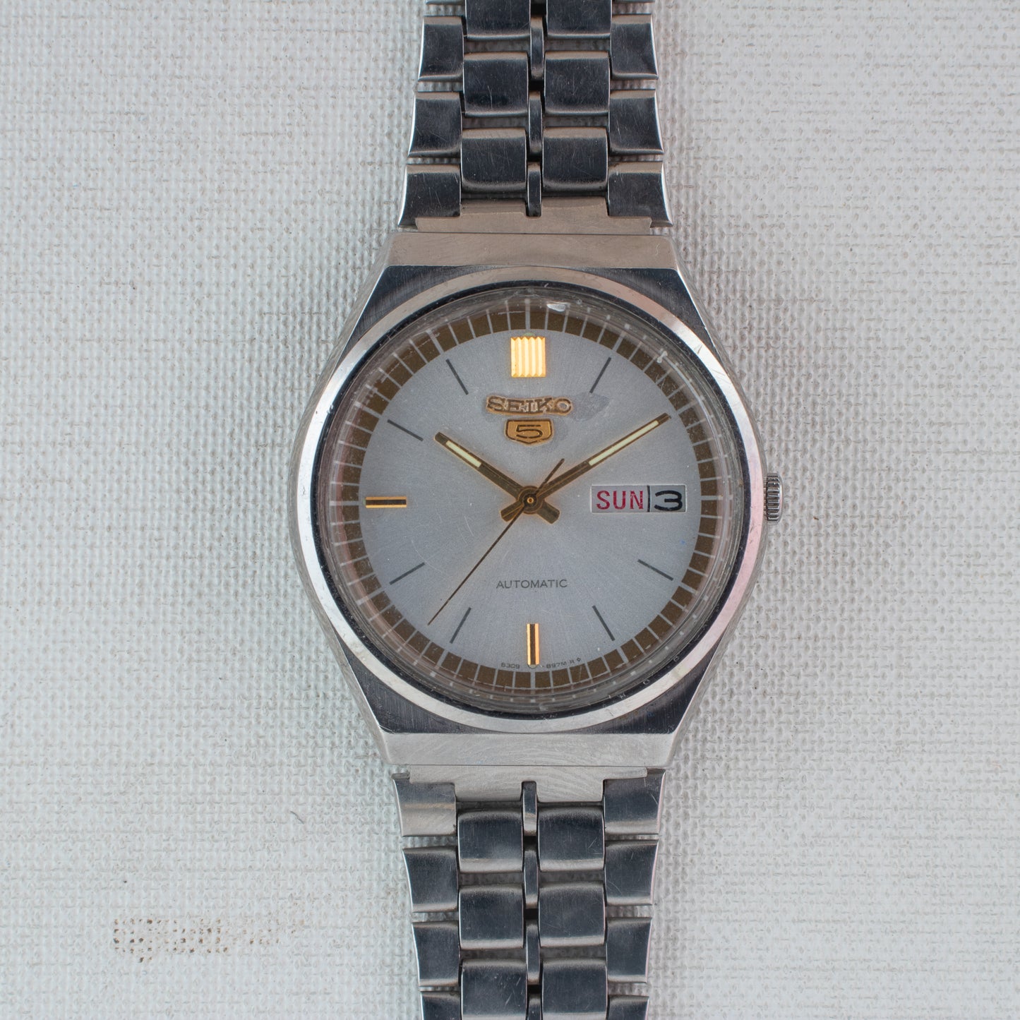 Vintage Seiko 5 Automatic 6309-8960 Textured White Dial Watch Day/Date, Mint