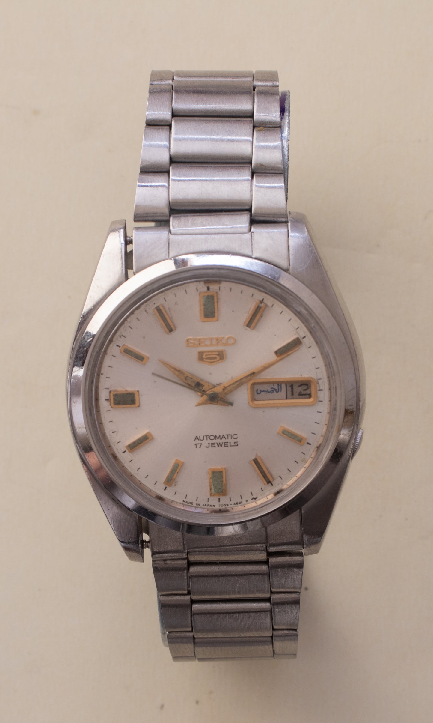 Vintage Seiko 5 Automatic 7009-4040 White Dial Arabic/English Day Men's Watch