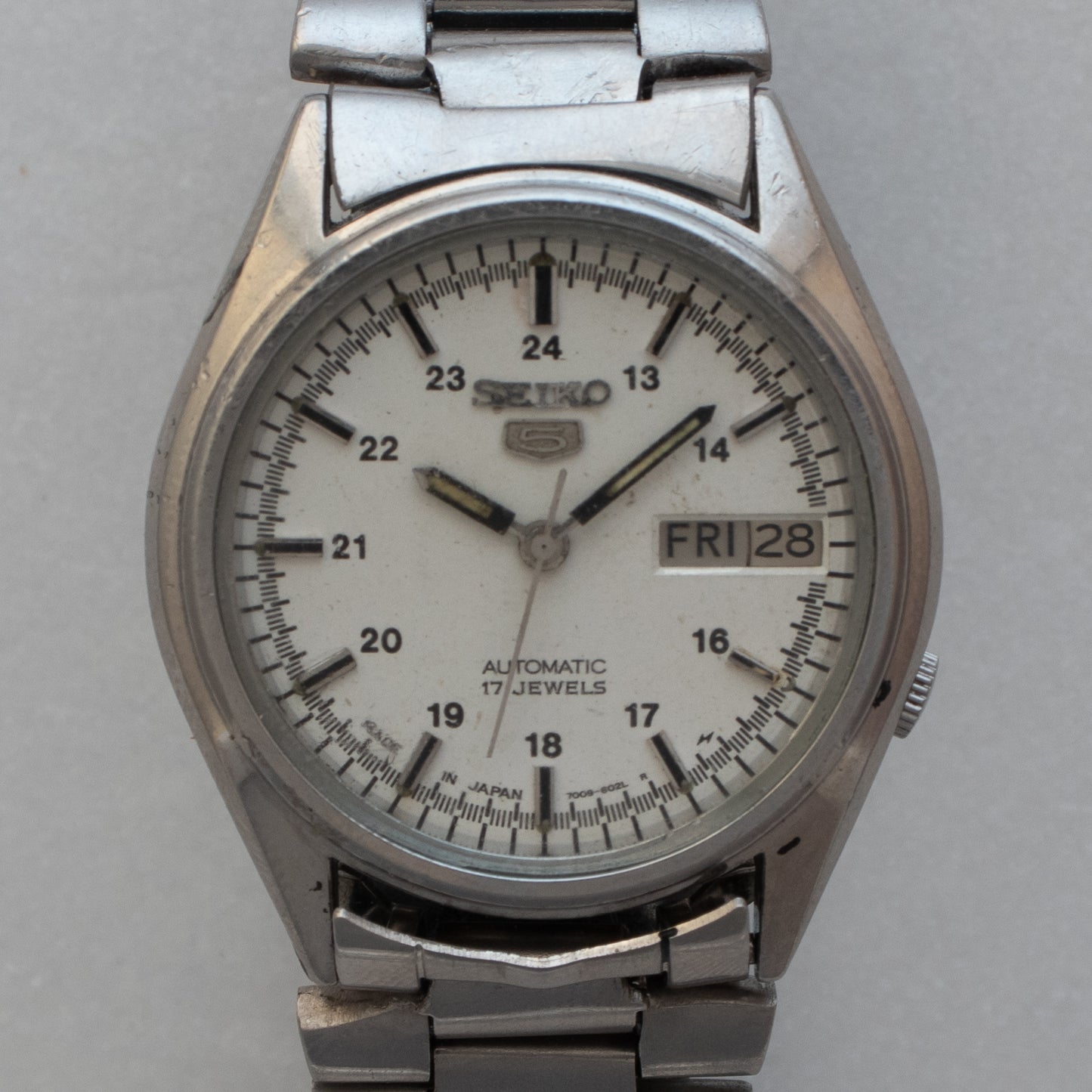 Vintage Seiko 5 Automatic 7009-6001 White Military 24Hr Dial 17J Men's Watch