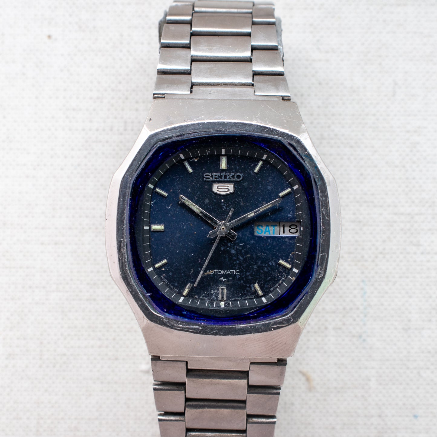 Vintage Seiko 5 Automatic 7009-8210 Watch Deep Blue Dial 1979 TV Case Day/Date