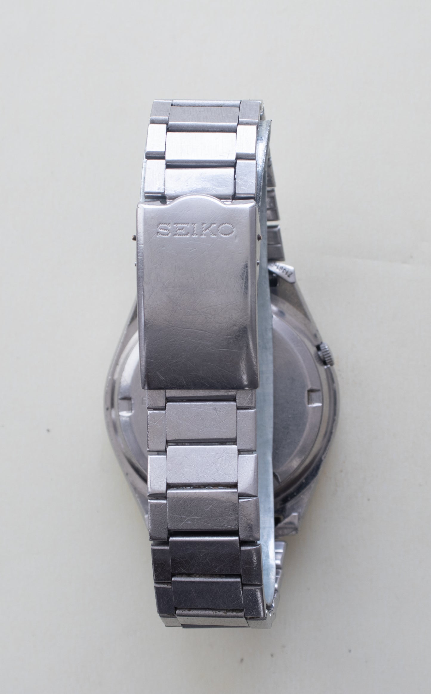 Vintage Seiko 5 Automatic 7009-8760 White Dial Angular Case Daini Mens Watch