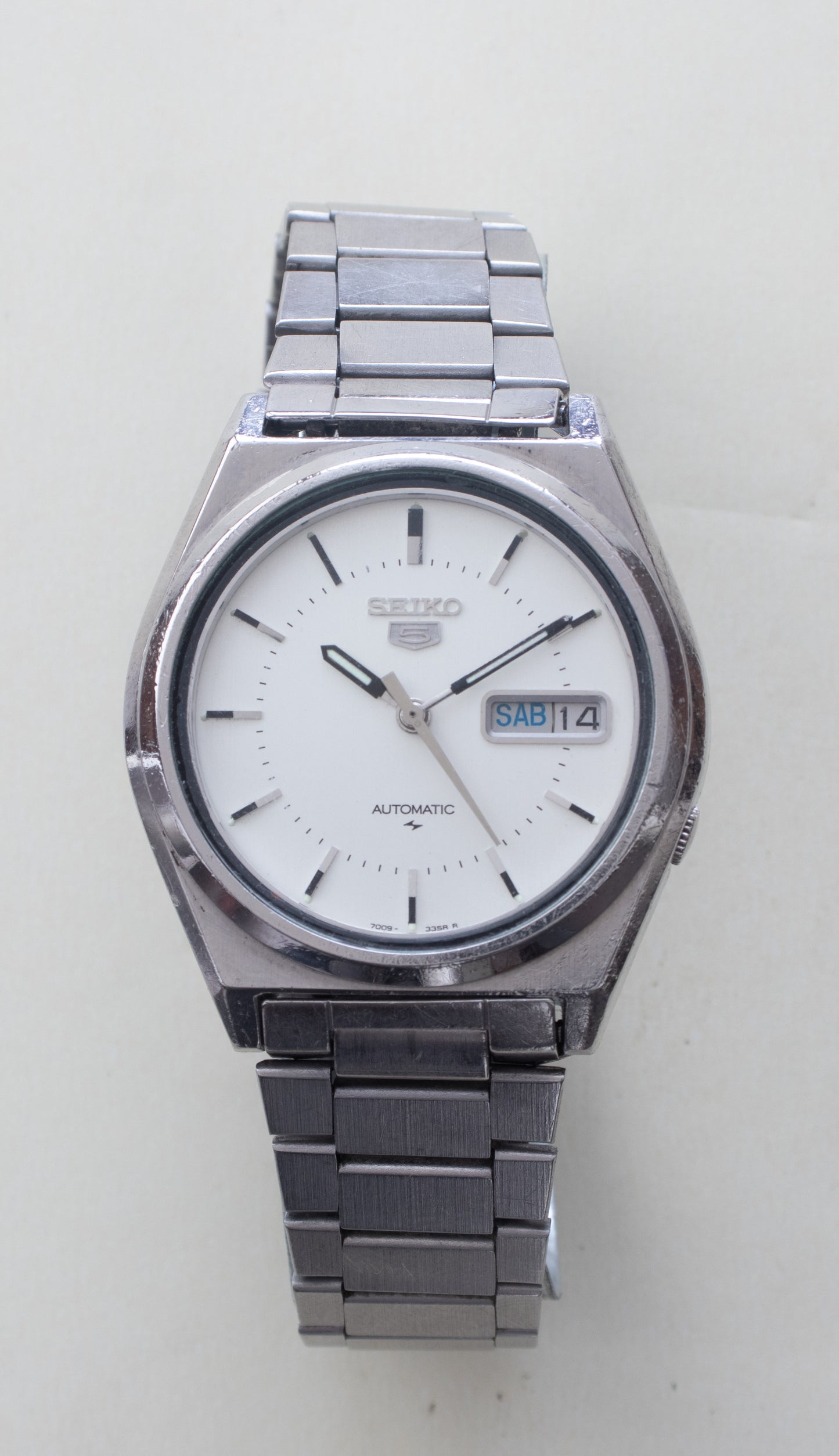 Vintage Seiko 5 Automatic 7009-8760 White Dial Angular Case Daini Mens Watch