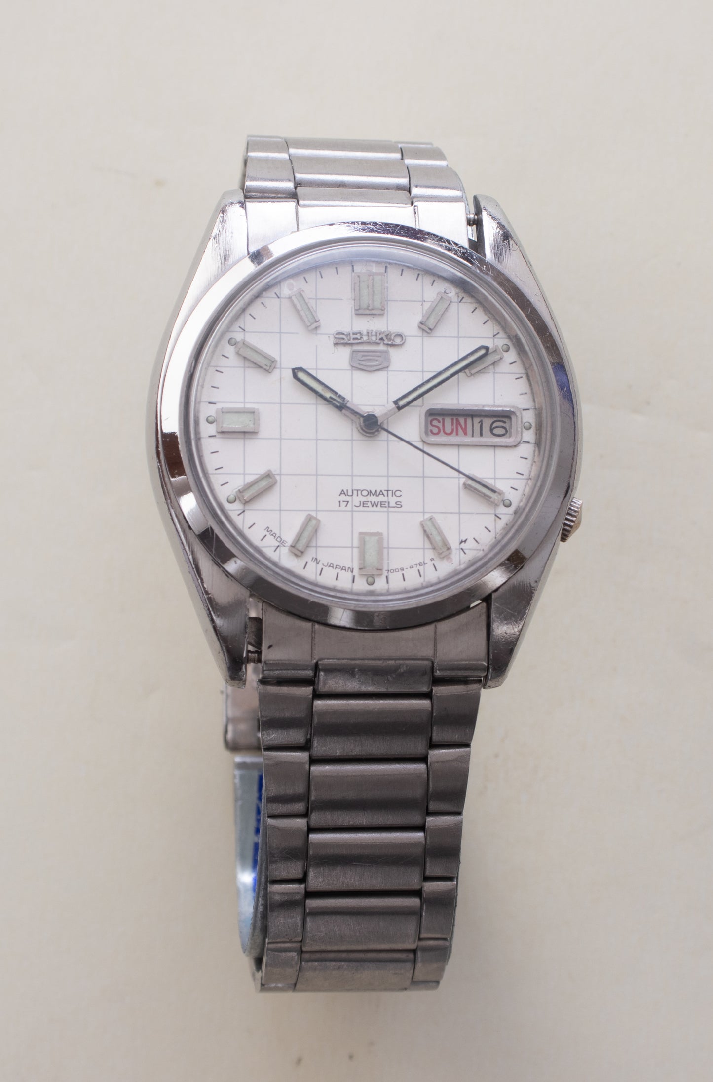 VINTAGE SEIKO 5 Automatic 7009-876J White Checkerboard Dial English/Arabic Day