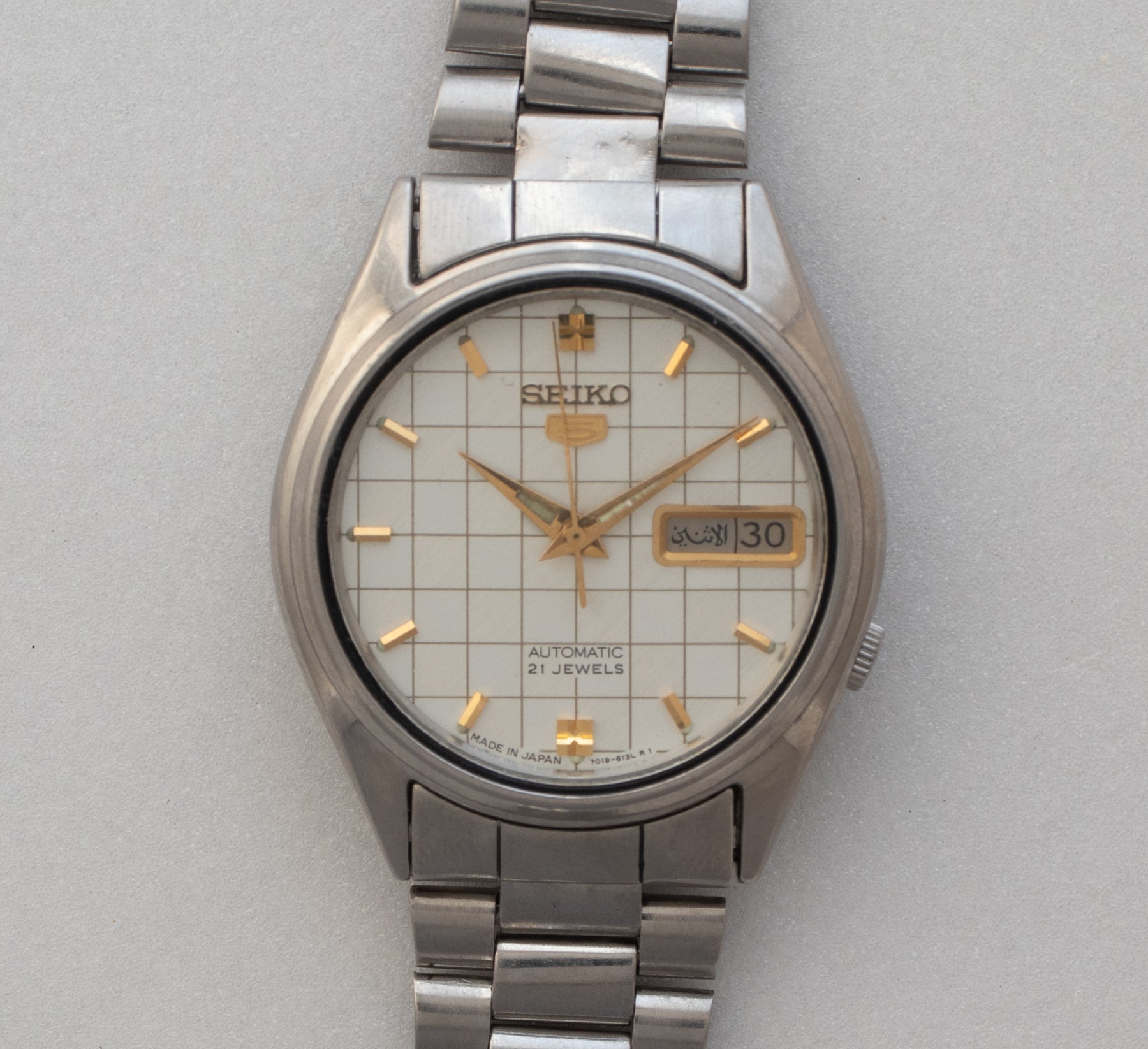 Vintage Seiko 5 7019-6081 Automatic White Grid Dial Watch