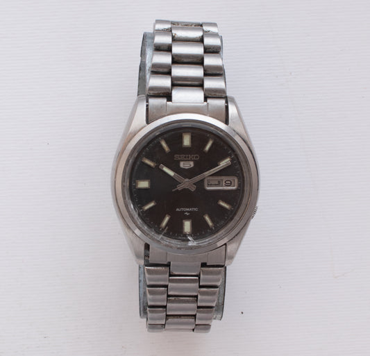 Vintage Seiko 5 Automatic Black Dial Arabic/English Day 7009-8210 Watch 1983