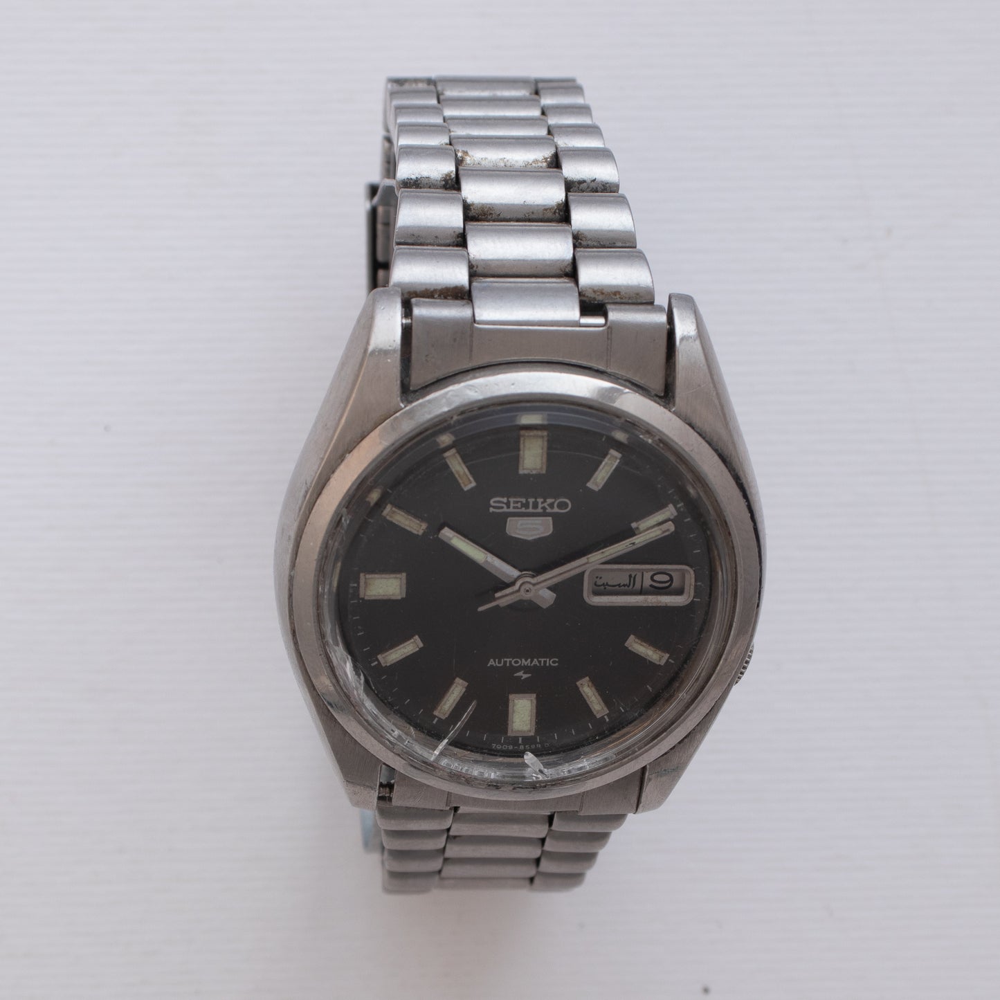 Vintage Seiko 5 Automatic Black Dial Arabic/English Day 7009-8210 Watch 1983