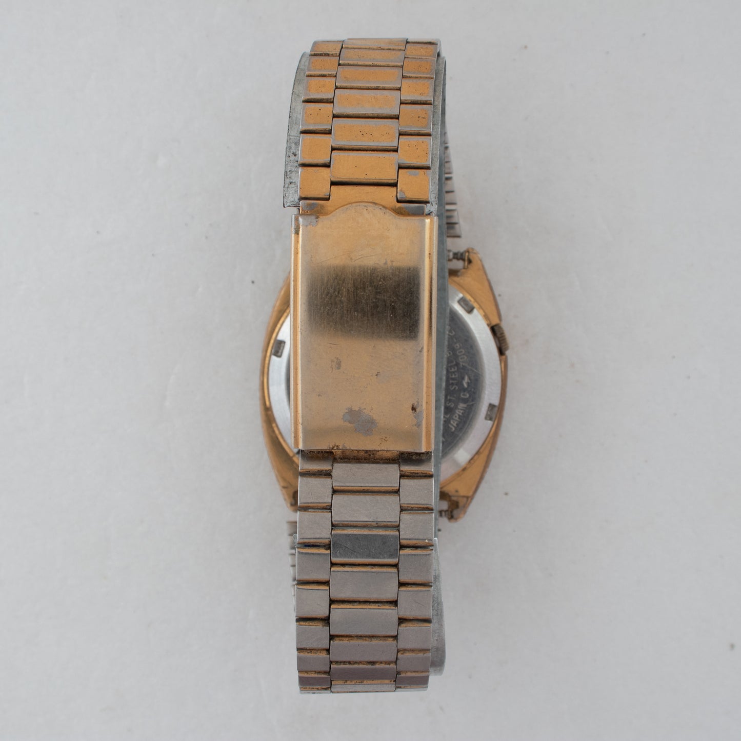 Vintage Seiko 5 Automatic Cushion Case 7009-2031 Gold Striped Dial Watch 1983