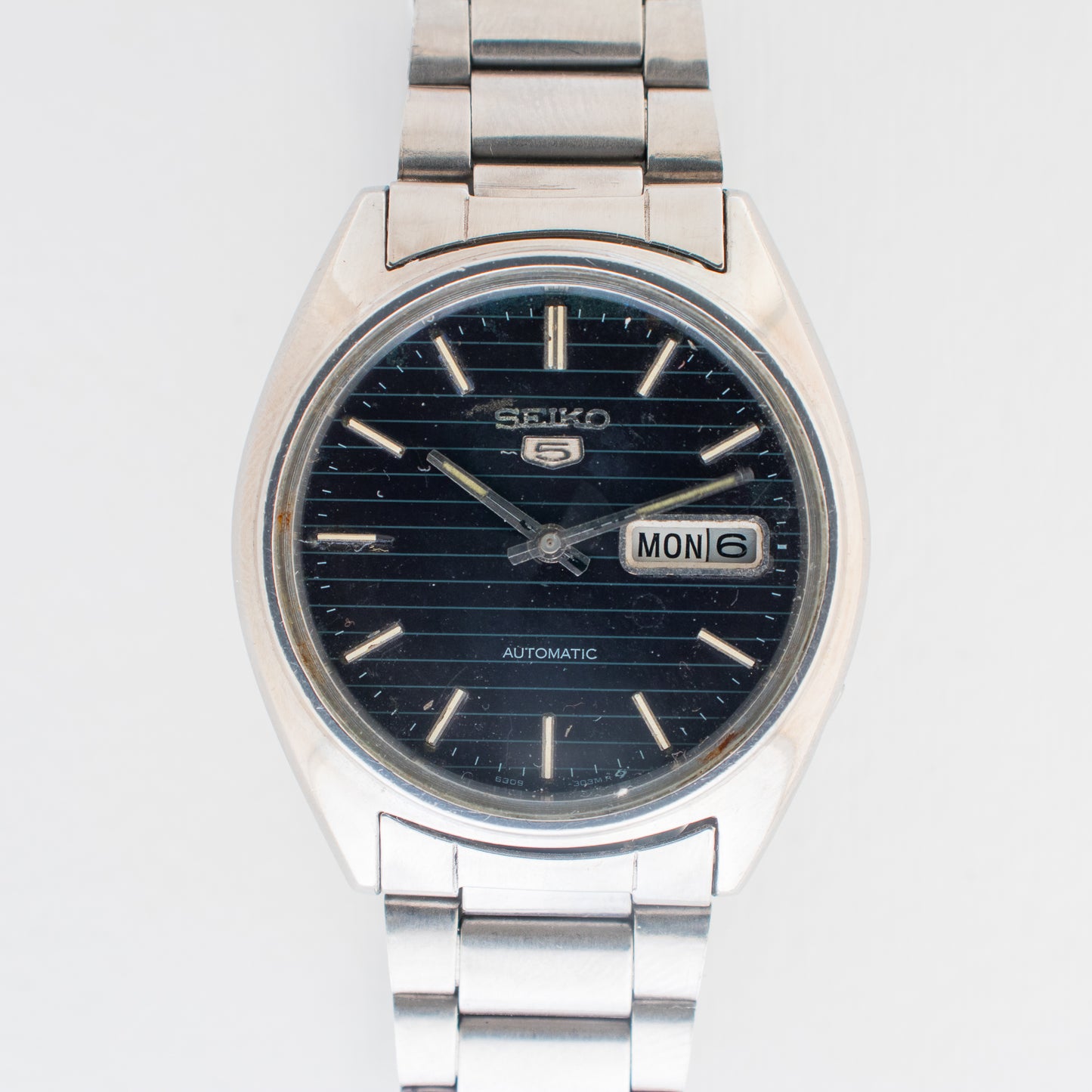 Vintage Seiko 5 Automatic Dark Blue Striped Dial Arabic/English Day 6309-8160 Watch