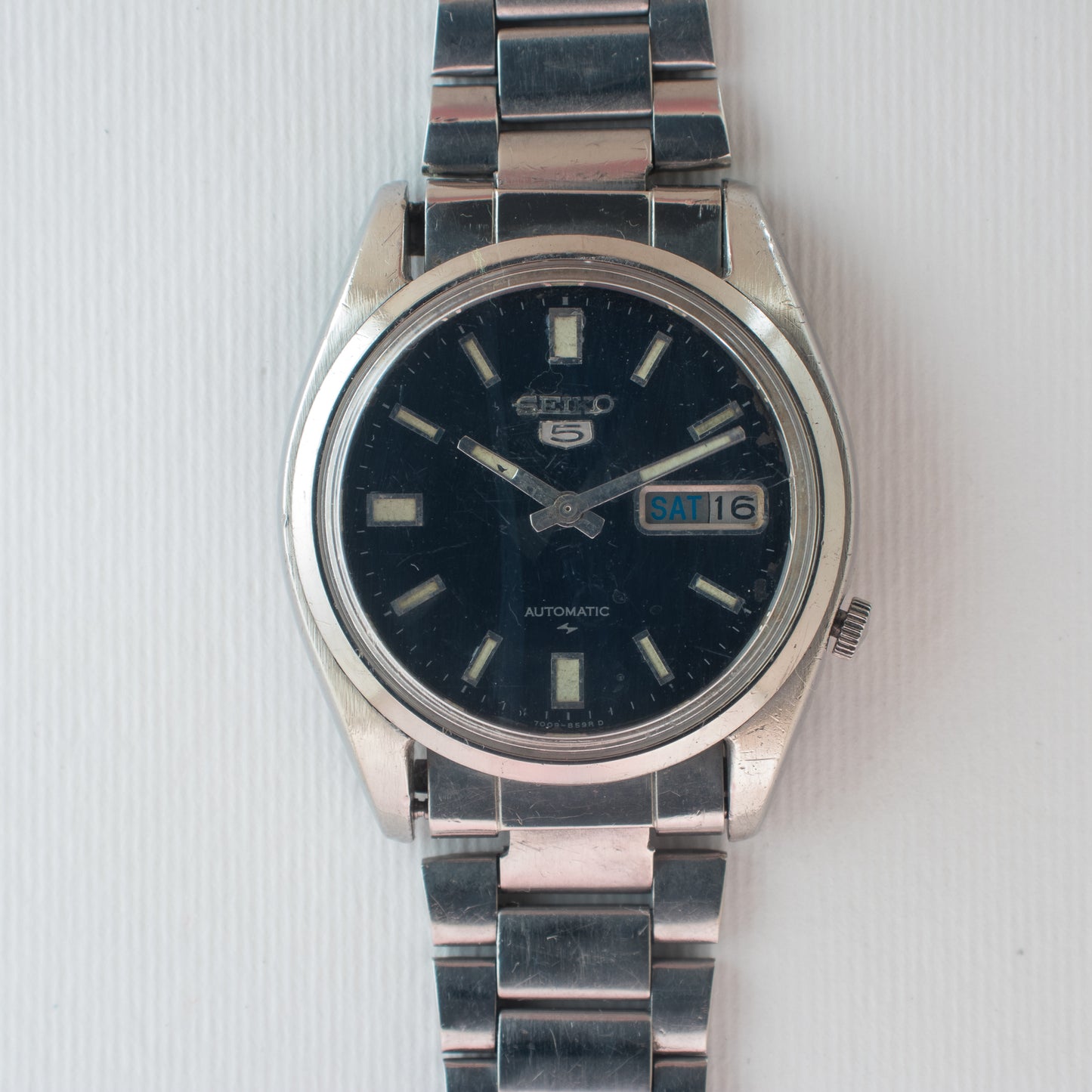 Vintage Seiko 5 Automatic Men Watch 7009-8210 Arabic/English Day Dark Blue Dial