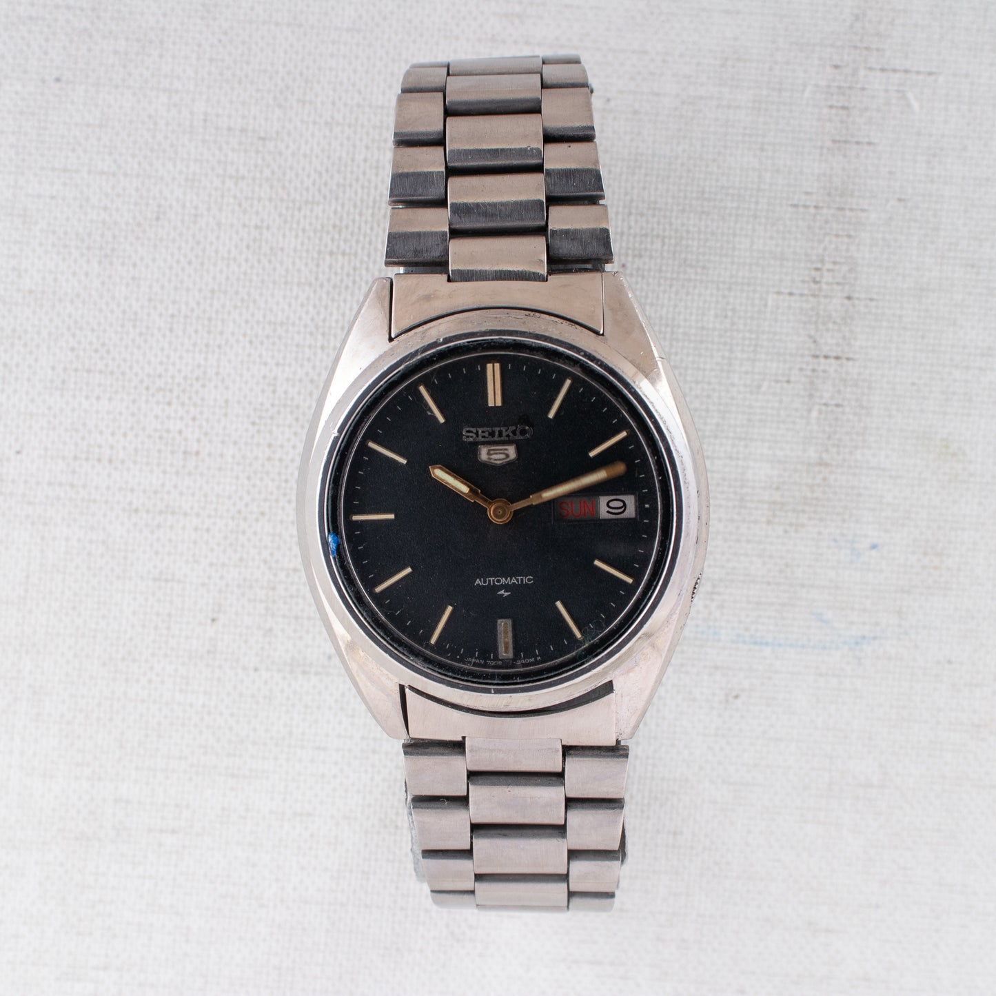 Vintage Seiko 5 Automatic Men's Watch | Black Dial 7009-3040 English/Italian Day