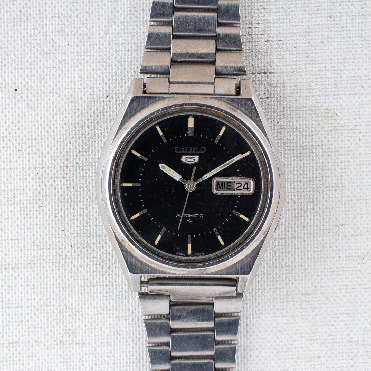 Vintage Seiko 5 Automatic Men's Watch | Black Dial 7009-8760 English/Spanish Day