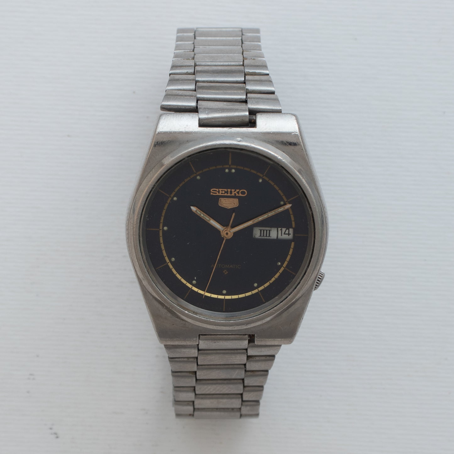 Vintage Seiko 5 Automatic Men's Watch 7009-5180 Dark Dial Gold Ring Roman Day