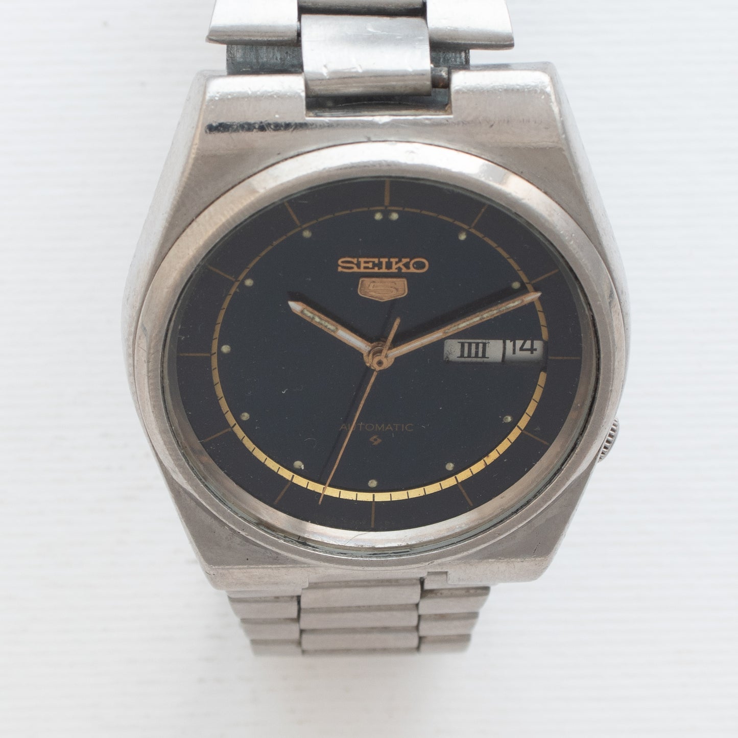 Vintage Seiko 5 Automatic Men's Watch 7009-5180 Dark Dial Gold Ring Roman Day