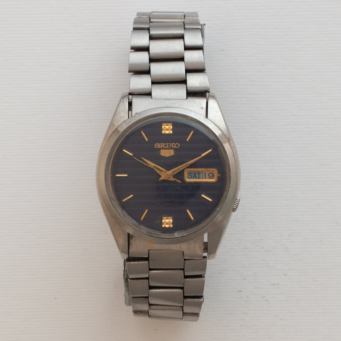 Vintage Seiko 5 Automatic Men's Watch 7009-821J Dark Striped Dial Gold Accents