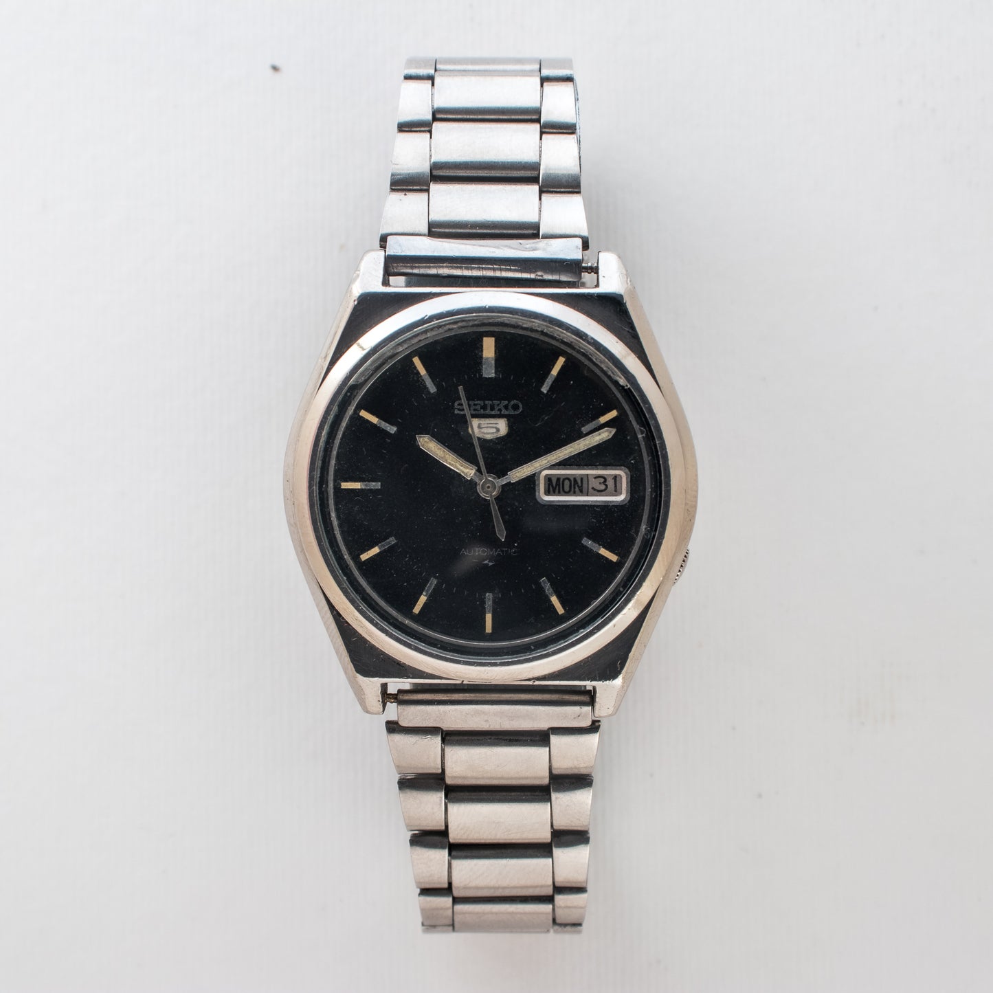Vintage Seiko 5 Automatic Men's Watch 7009-8760 Black Dial Silver Accents 17J