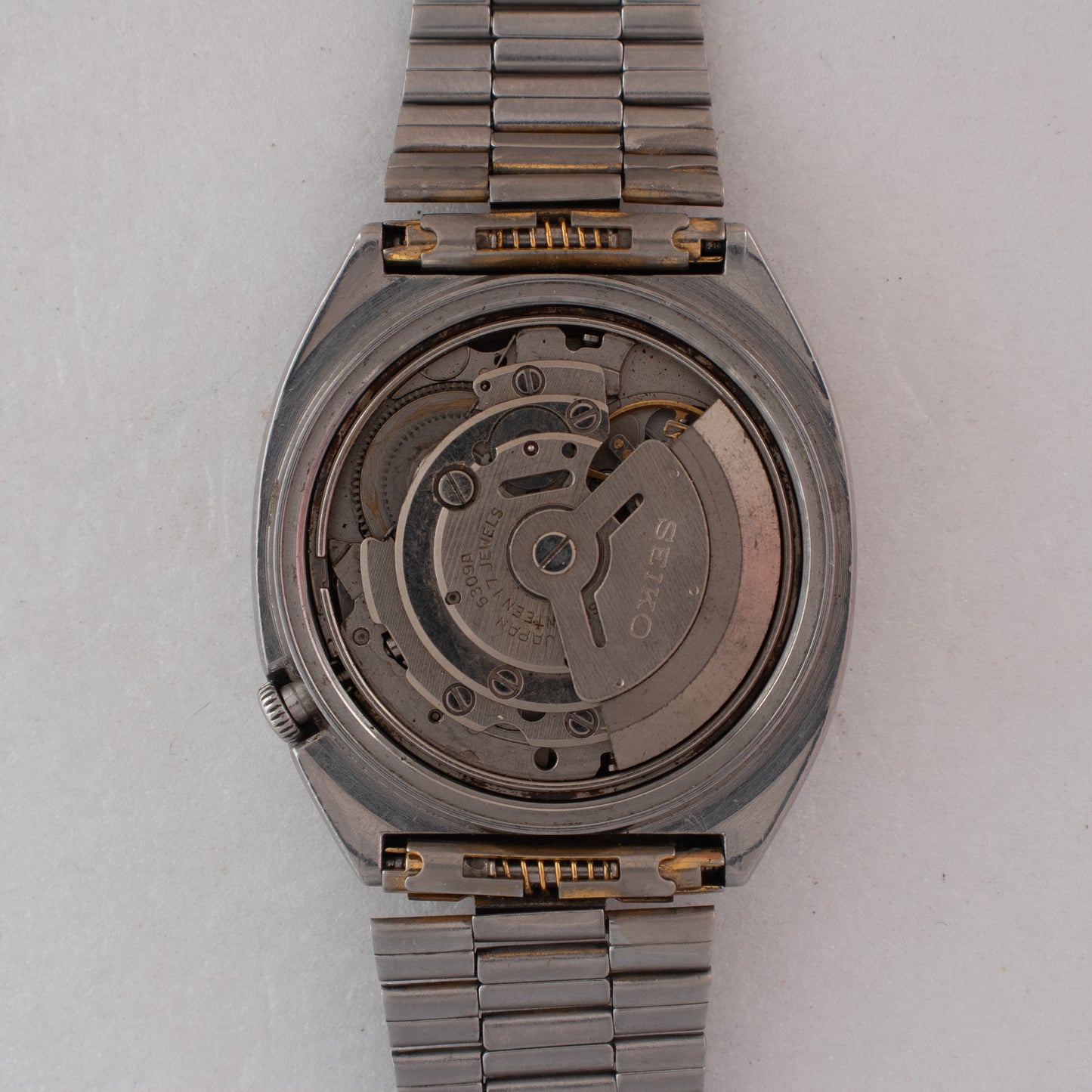 Vintage Seiko 5 Automatic TV Case 7019-5420 R Watch Mustard Yellow Dial Day Date