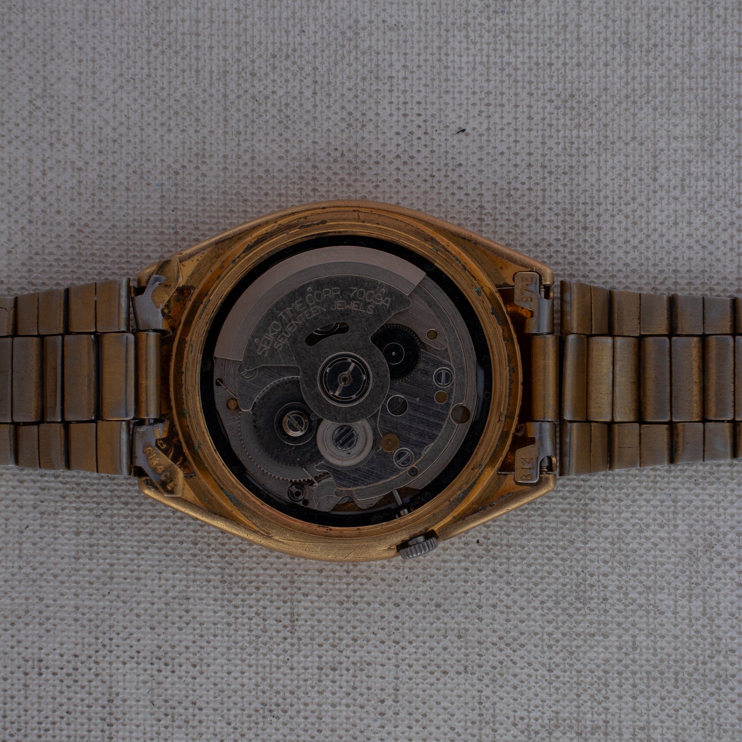 Vintage Seiko 5 Automatic Watch | Unique Segmented Gold Dial 7009-3100 Roman Day