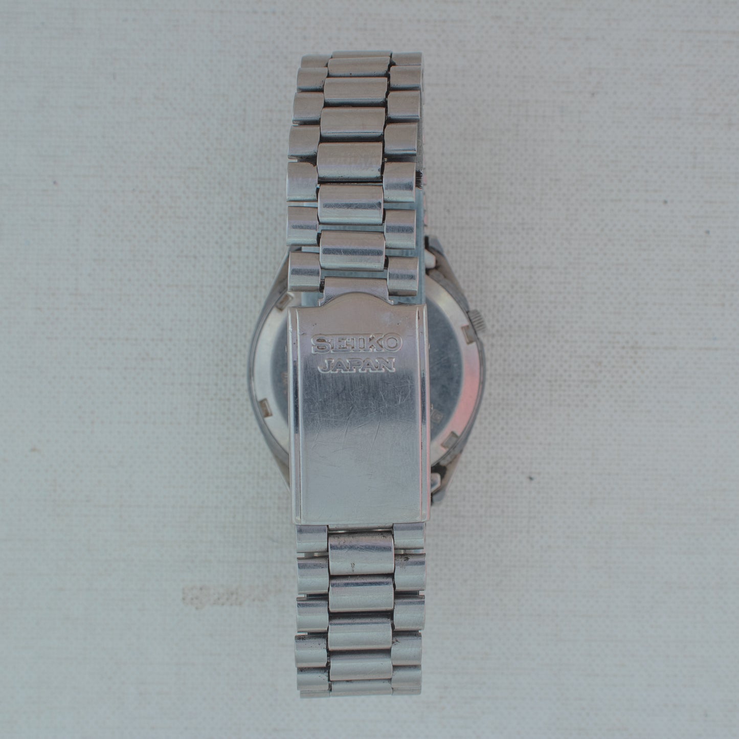 Vintage Seiko 5 Automatic Watch 7019-8180 Textured White Dial Arabic English Day