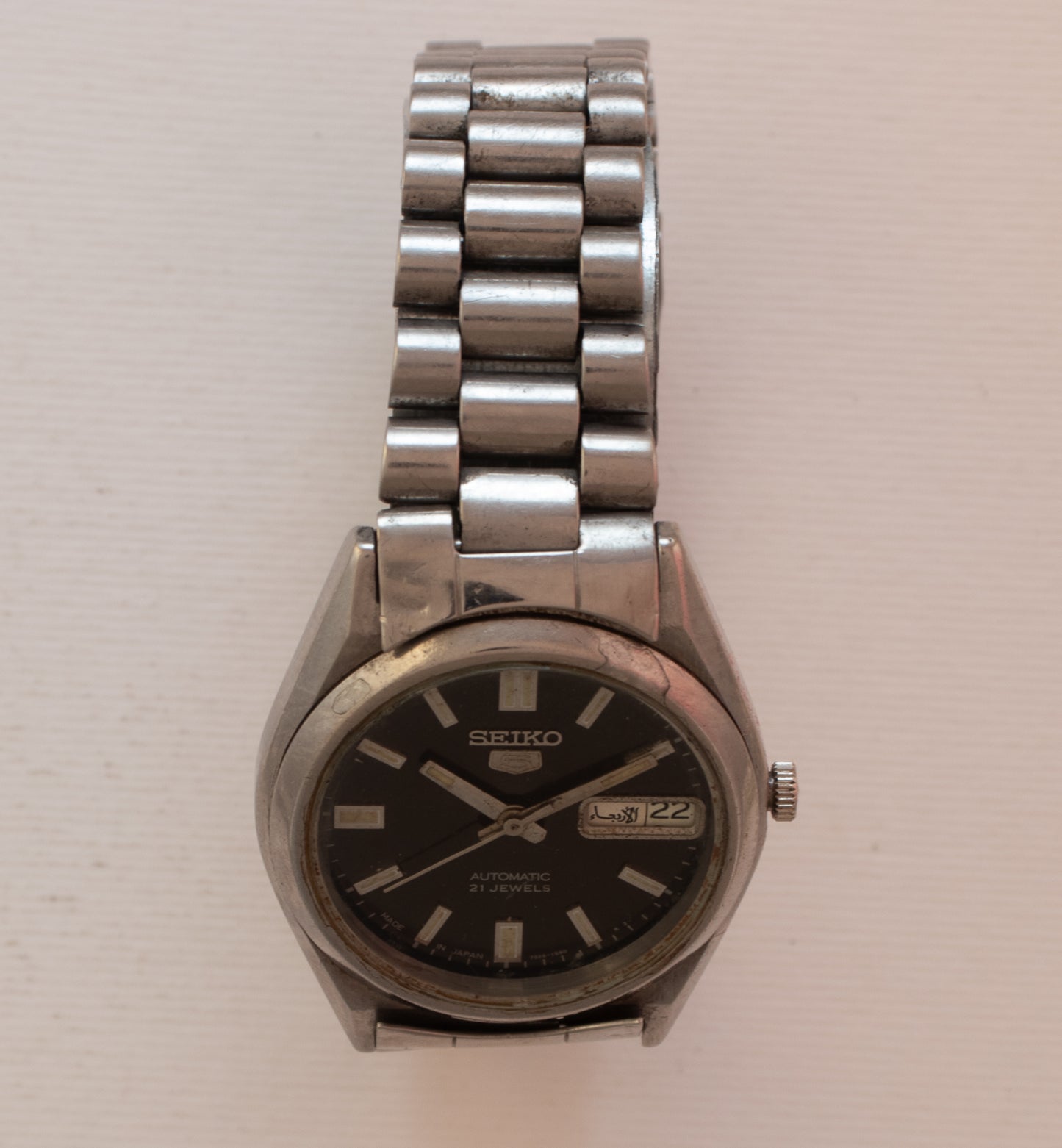 Vintage Seiko 5 Automatic Watch 7S26-1590 English/Arabic Day, Black Dial Silver Accents