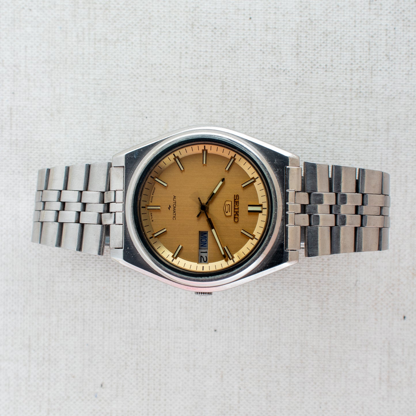 Vintage Seiko 5 Automatic Watch Gold Sunburst Dial 7009-206K English/Arabic Day