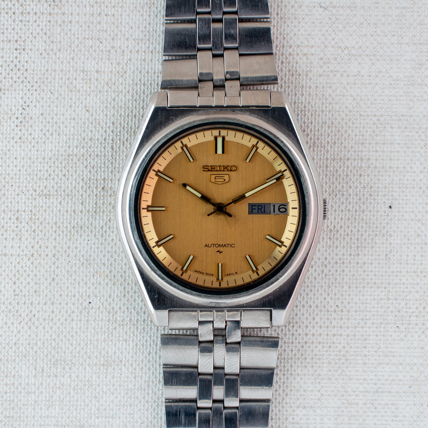 Vintage Seiko 5 Automatic Watch Gold Sunburst Dial 7009-206K English/Arabic Day