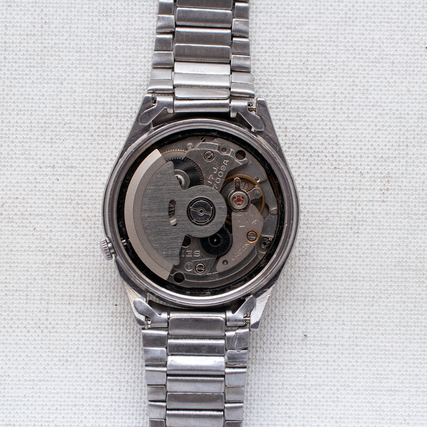 Vintage Seiko 5 Automatic Watch Roman Numeral Dial 7009-3111 Arabic/English Day