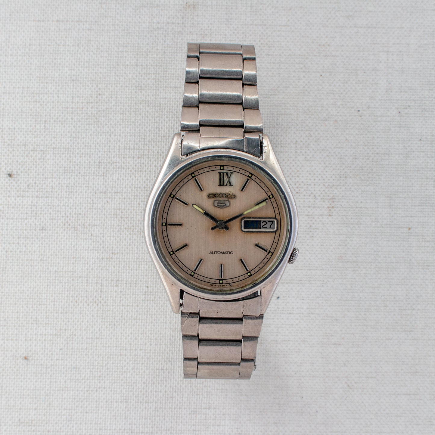 Vintage Seiko 5 Automatic Watch Roman Numeral Dial 7009-3111 Arabic/English Day