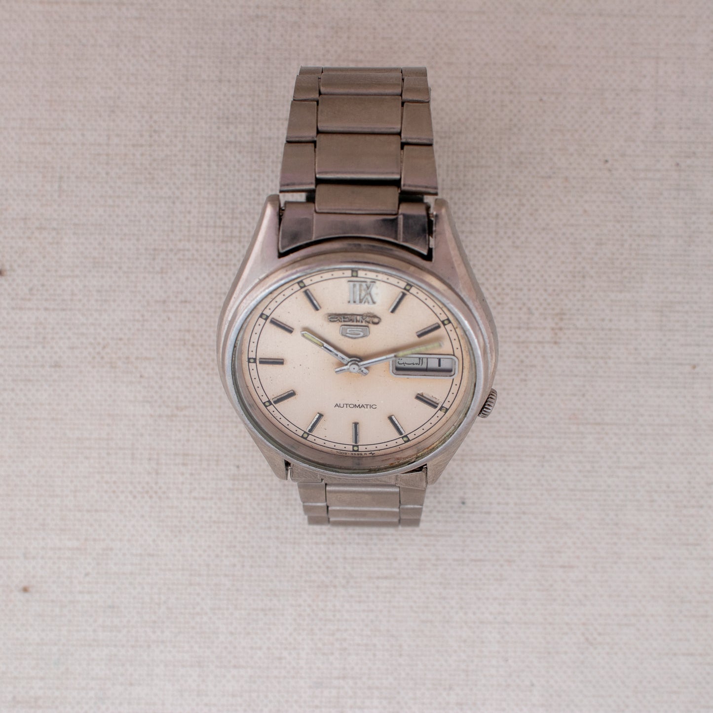 Vintage Seiko 5 Automatic Watch Roman Numeral Dial 7009-3111 Arabic/English Day