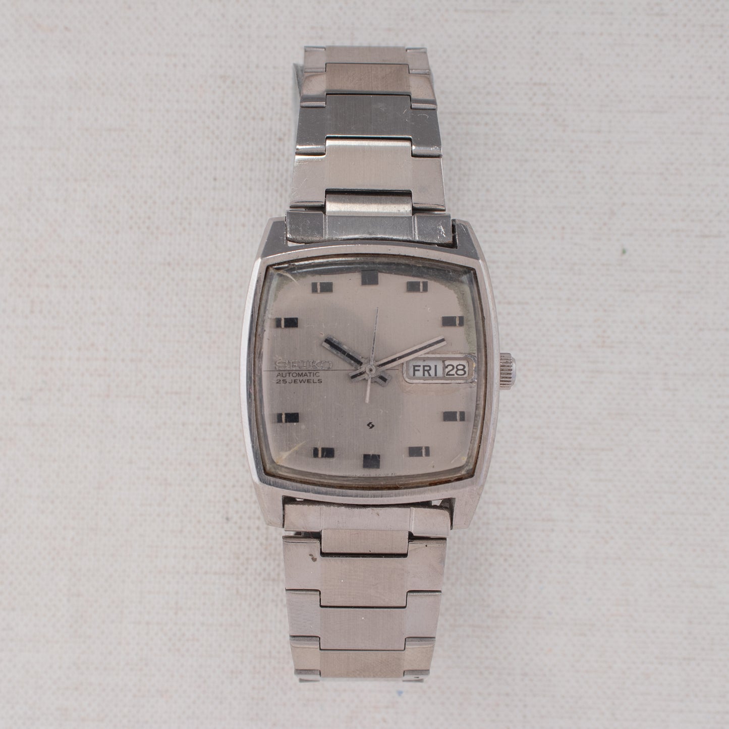 Vintage Seiko Automatic 5606-5000 Silver Dial Classic Cushion TV Case 1970 Watch