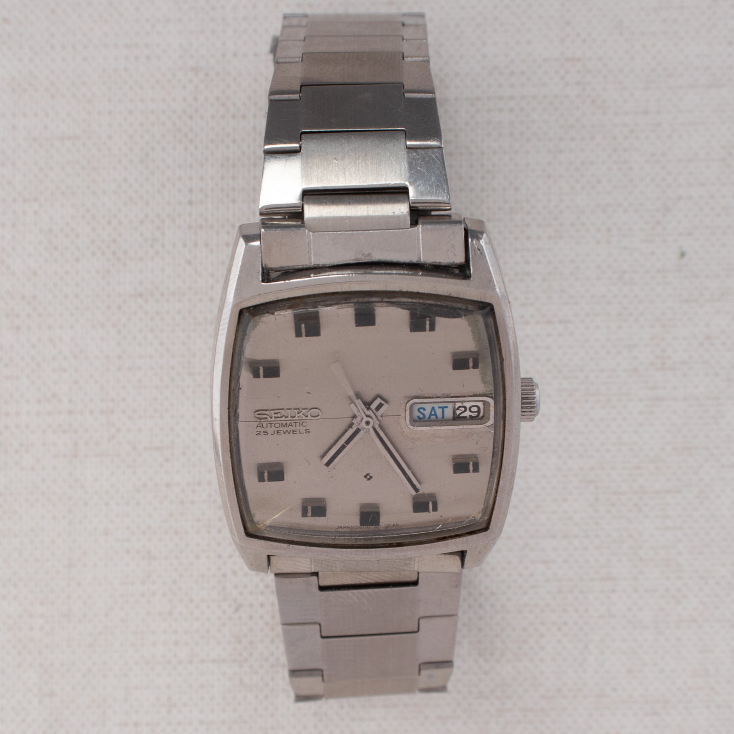 Vintage Seiko Automatic 5606-5000 Silver Dial Classic Cushion TV Case 1970 Watch